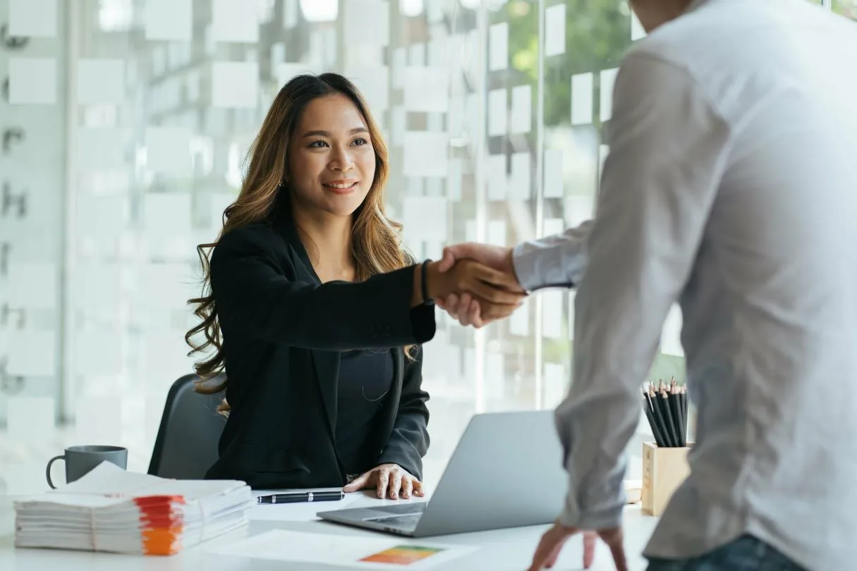 Участники Legat Business Club за деловой встречей